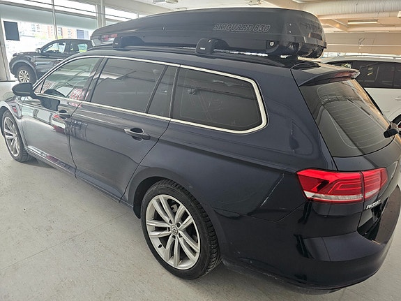 Volkswagen Passat 2 of 5