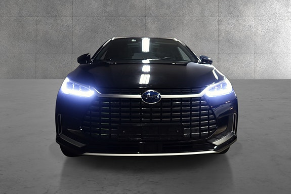 BYD Tang 2 of 5