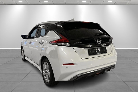 Nissan Leaf 3 of 5