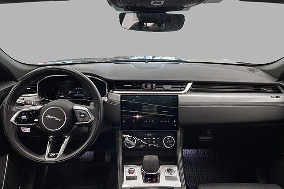 Jaguar F-PACE 7 of 15