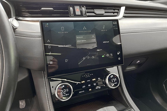 Jaguar F-PACE 11 of 15