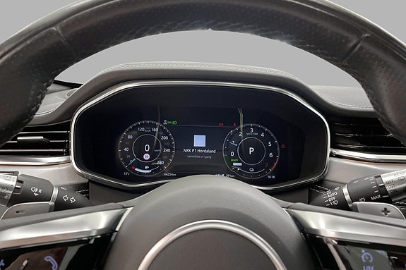 Jaguar F-PACE 9 of 15