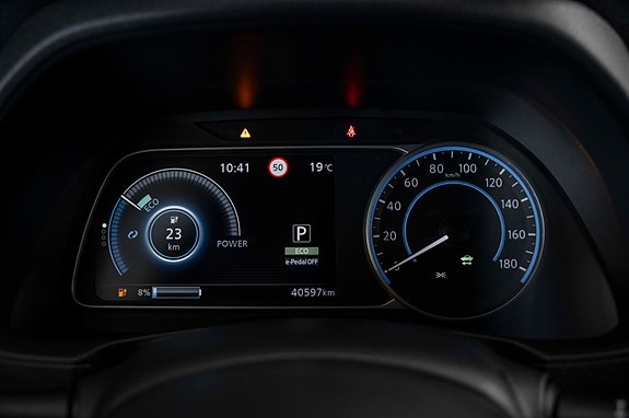Nissan Leaf 9 of 22