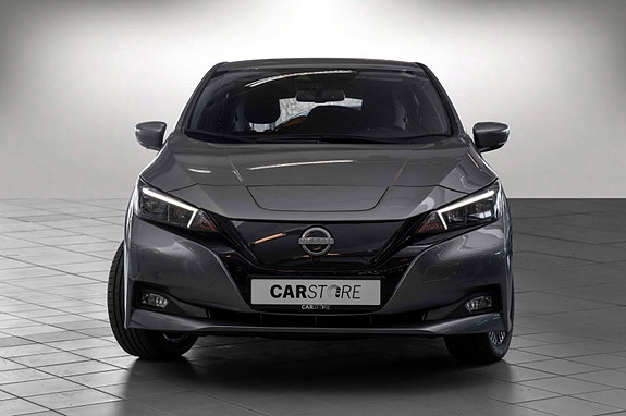 Nissan Leaf 3 of 5