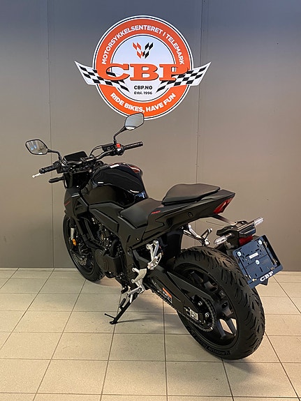 Honda CB500F 5 of 6