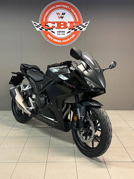 Honda CBR500R 3 of 4