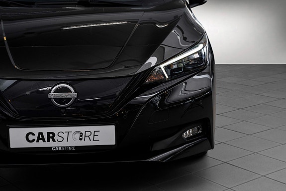 Nissan Leaf 4 of 5