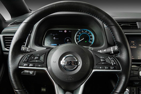 Nissan Leaf 13 of 21