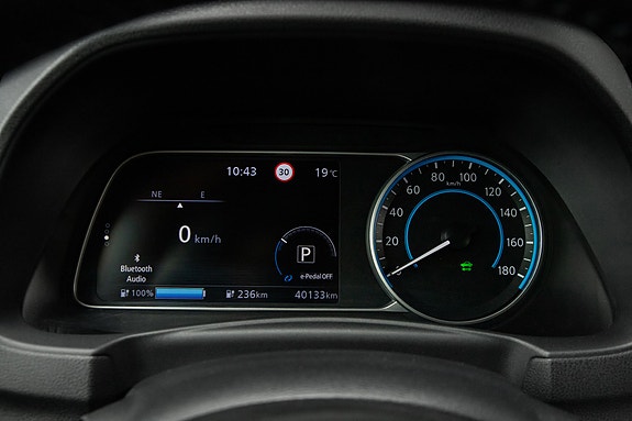 Nissan Leaf 14 of 21