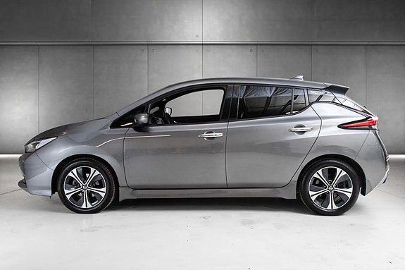Nissan Leaf 5 of 21
