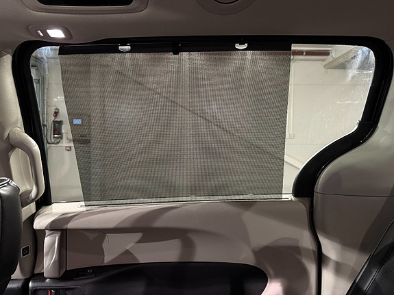 Chrysler Pacifica 20 of 30