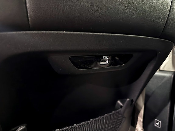 Chrysler Pacifica 19 of 30