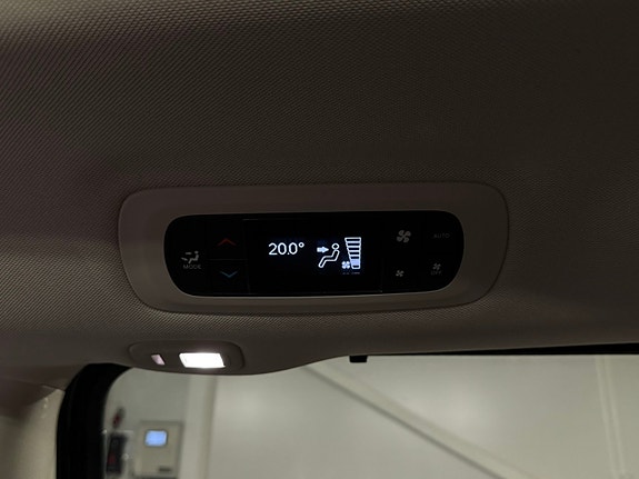 Chrysler Pacifica 22 of 30
