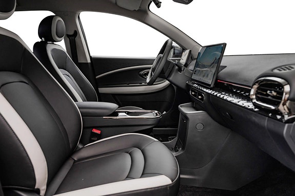 JAC E30X 13 of 22