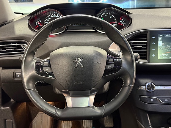 Peugeot 308 29 of 30