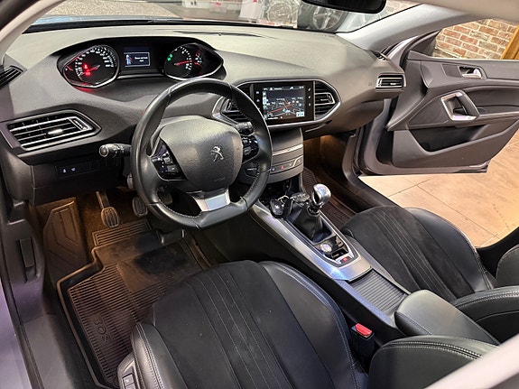 Peugeot 308 25 of 30