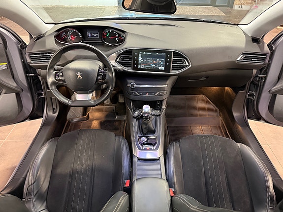 Peugeot 308 26 of 30