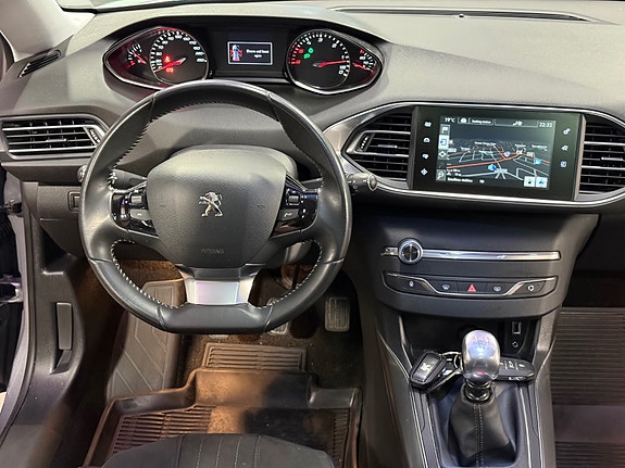 Peugeot 308 27 of 30