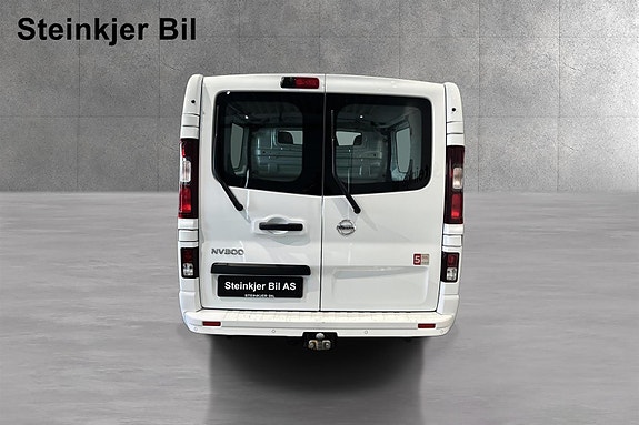 Nissan NV300 3 of 5