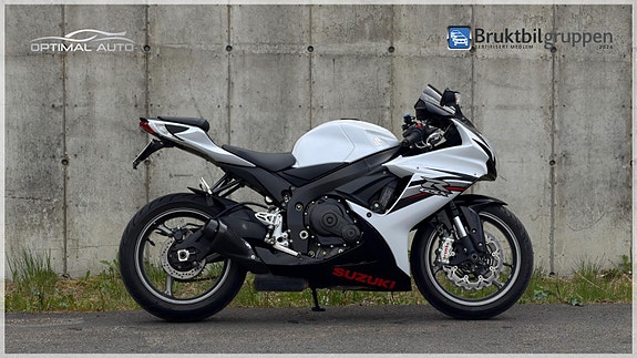 Suzuki GSX-R 600 126 HK /M4 Slip-on/Ny service/Quadlock/++