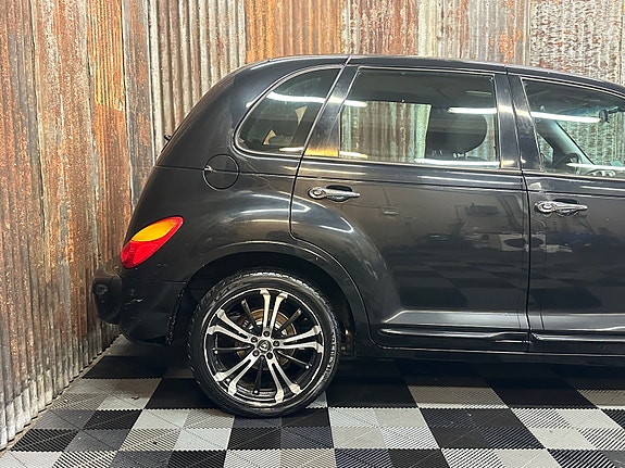 Chrysler PT Cruiser 6 of 30