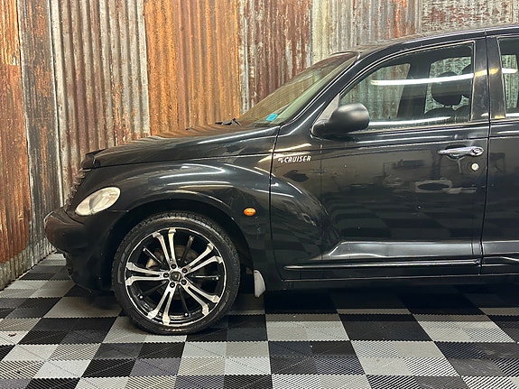 Chrysler PT Cruiser 15 of 30