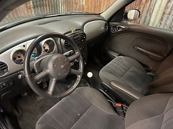 Chrysler PT Cruiser 21 of 30