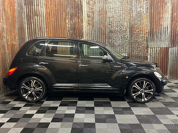 Chrysler PT Cruiser 4 of 5