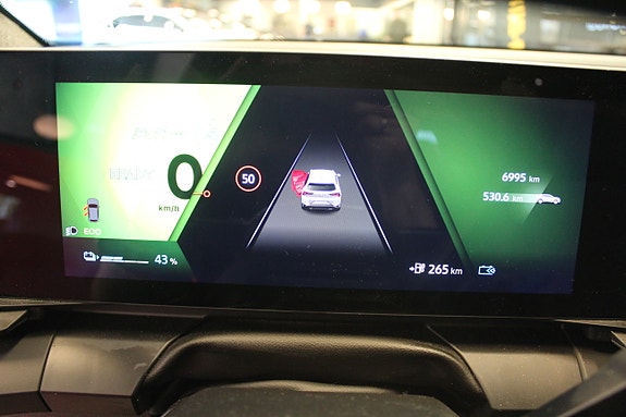 Renault Scenic E-Tech 12 of 16