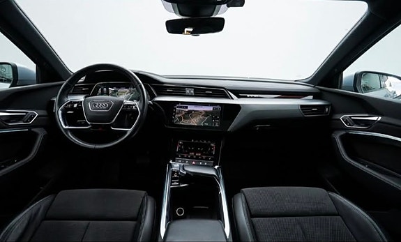 Audi e-tron 5 of 5