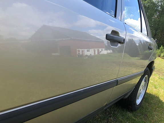 Mercedes-Benz E230 16 of 30
