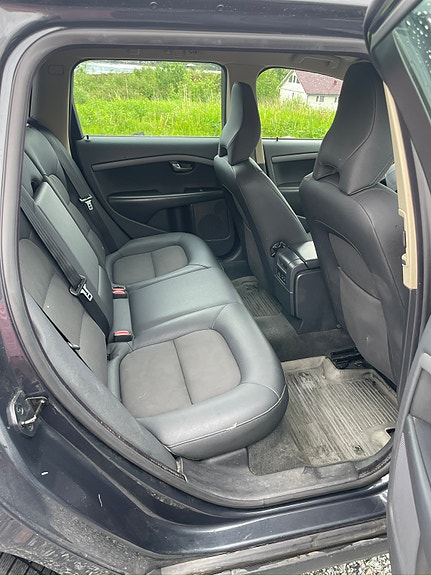 Volvo V70 6 of 10
