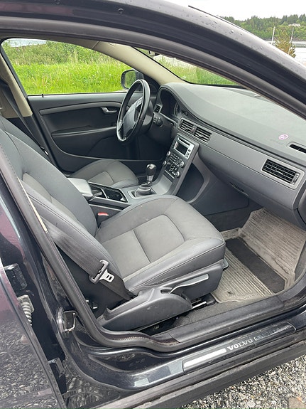 Volvo V70 7 of 10