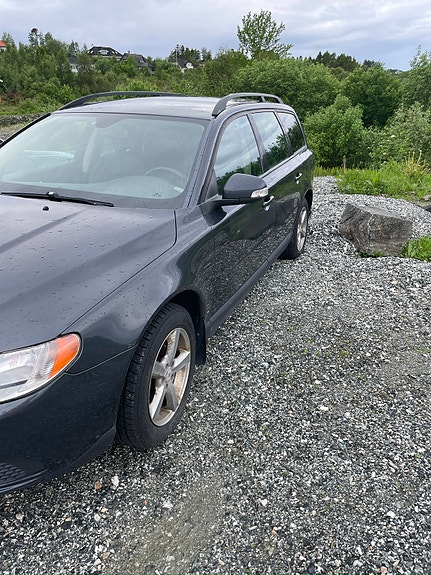 Volvo V70 3 of 10