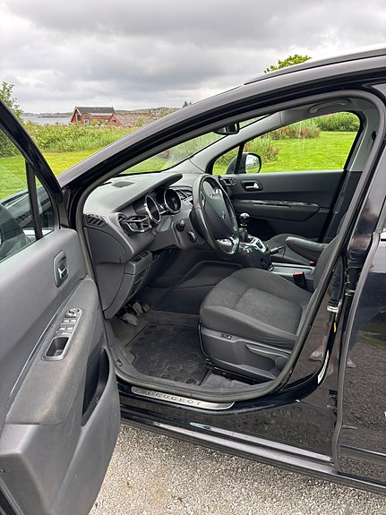 Peugeot 5008 10 of 30