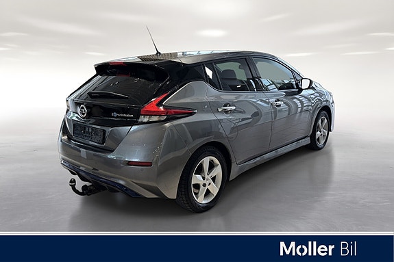 Nissan Leaf 4 of 5