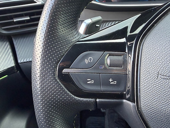 Peugeot 2008 8 of 24