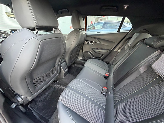 Peugeot 2008 21 of 24