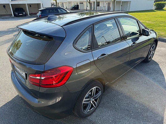 BMW 225xe 5 of 23