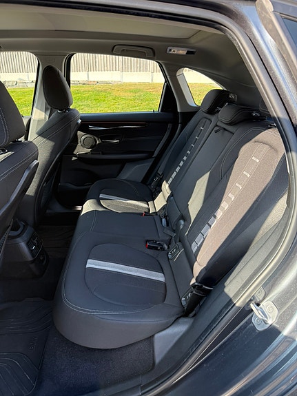 BMW 225xe 23 of 23