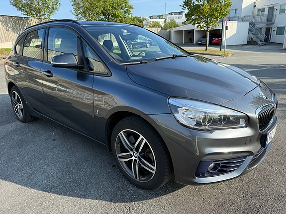 BMW 225xe 2 of 23