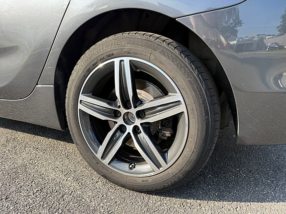 BMW 225xe 13 of 23
