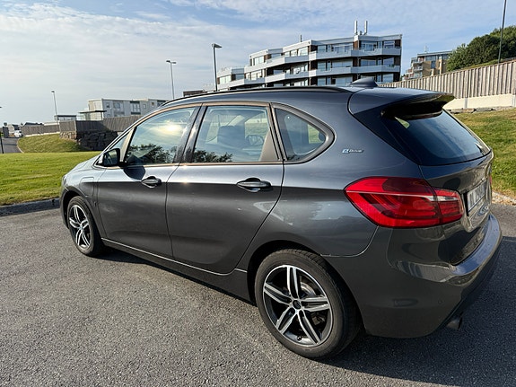BMW 225xe 9 of 23