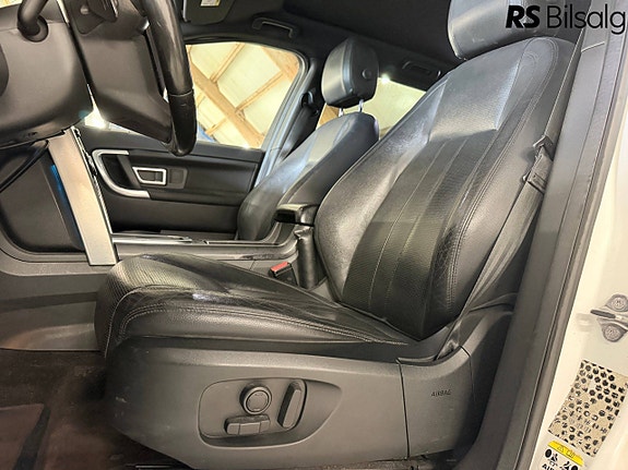 Land Rover Discovery Sport 27 of 30