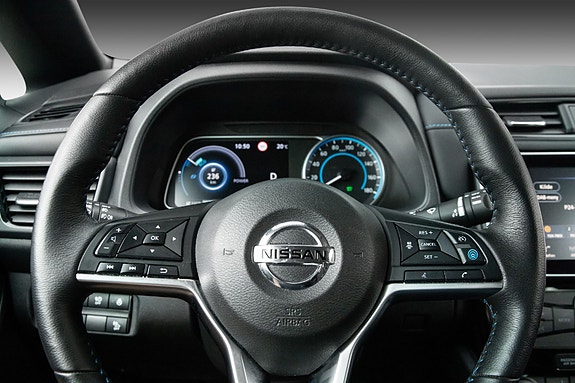 Nissan Leaf 13 of 23