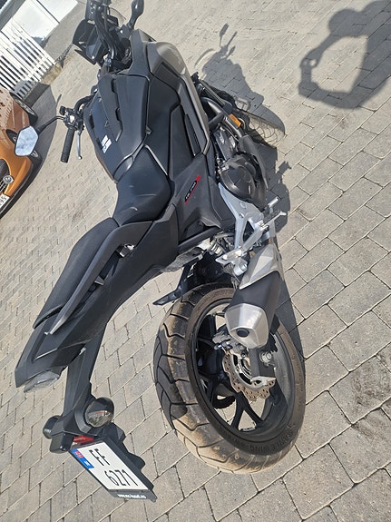 Honda NC 750X 3 of 5