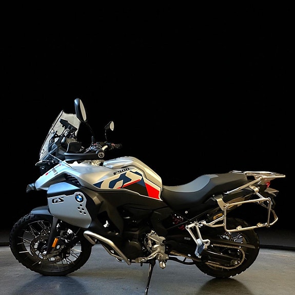 BMW F 900 GSA 2 of 5