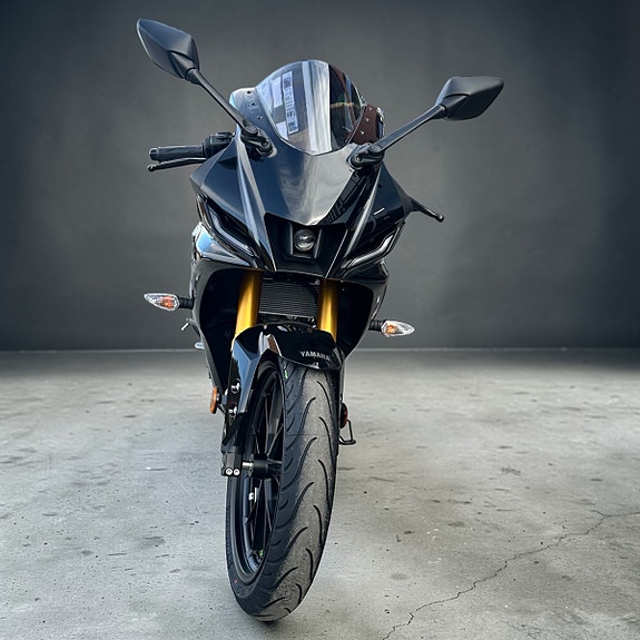 Yamaha R 125 3 of 5