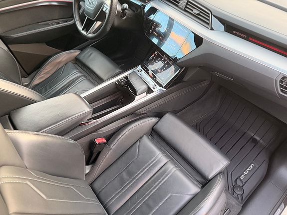 Audi e-tron 21 of 29