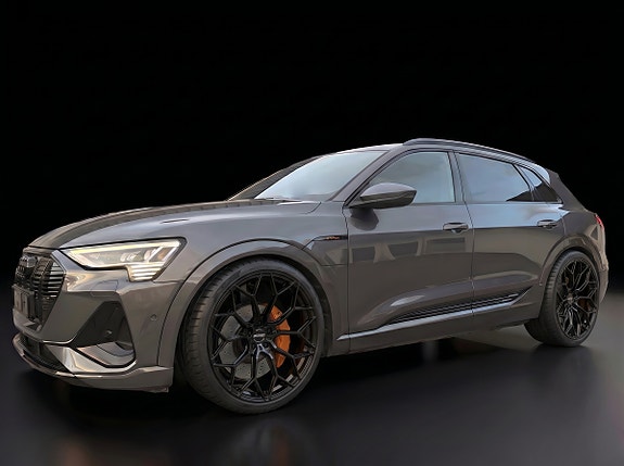 Audi e-tron 2 of 5